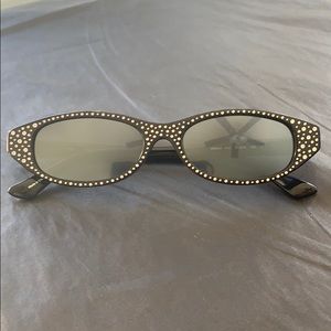 VS | NEW | Cat Eye Sunglasses with carrying case